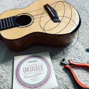 CUERDAS DE UKELELE
